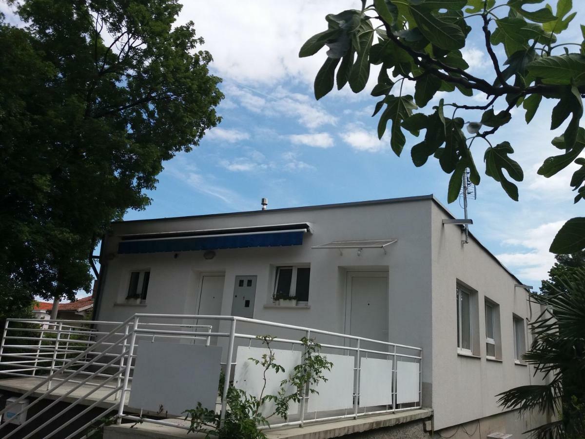 Apartment Noar *